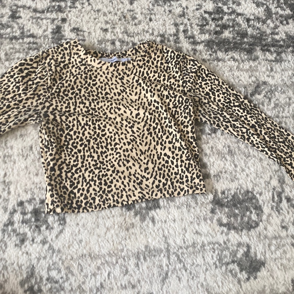 Leopard print long sleeve top never worn